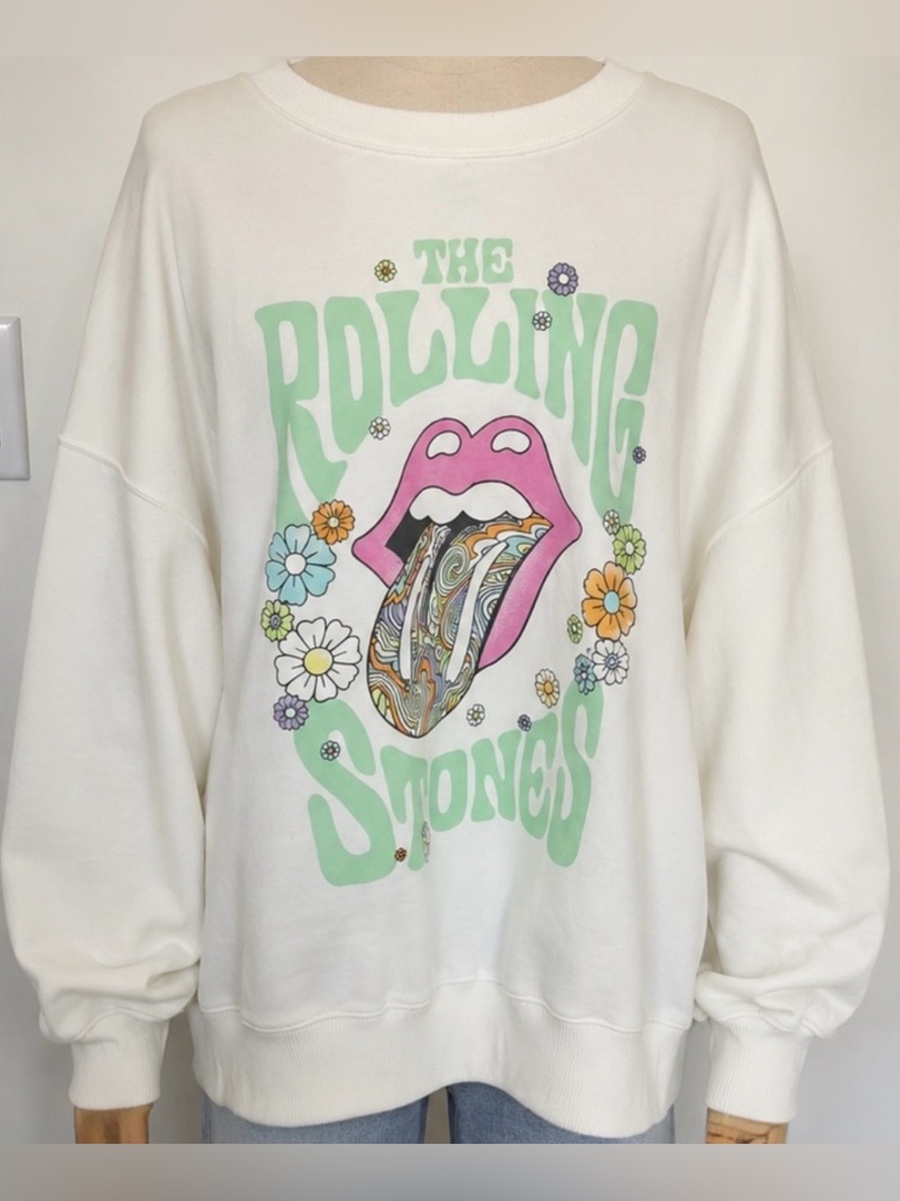 American Eagle Outfitters White Crewneck Graphic - Oversized